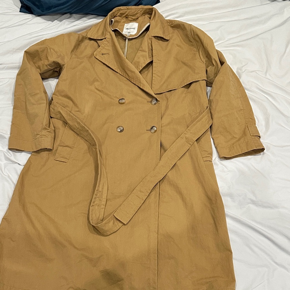 Madewell Classic Tan Double-Breasted Women's Trench Coat
